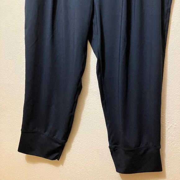 Fabletics Women's Black Pleated Athletic Capri Pull On Flowy Pants Size Medium - Picture 3 of 6